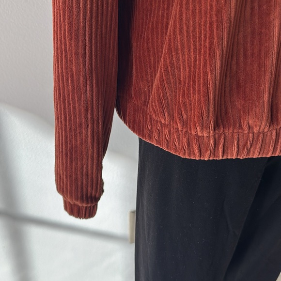 Soft Scoop Neck Top - Picture 3 of 4